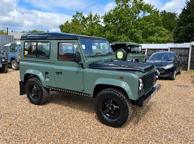 1990 Land Rover Defender 90 300tdi Engine Upgrade*nice Refurb*amazing Chassis in Green — image 1
