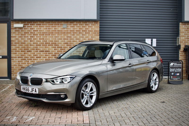 2016 BMW 3 Series 2.0 320d Xdrive Luxury Touring in Silver — image 1