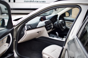 2016 BMW 3 Series 2.0 320d Xdrive Luxury Touring in Silver — image 3