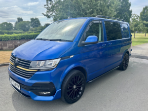 2022 Volkswagen Transporter T6.1 2.0 Tdi Highline Kombi 110 Swb Manual Eu6 Ulez 6 Seater in Blue — image 2