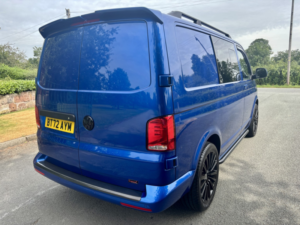2022 Volkswagen Transporter T6.1 2.0 Tdi Highline Kombi 110 Swb Manual Eu6 Ulez 6 Seater in Blue — image 3