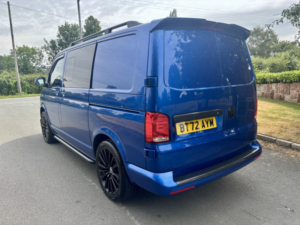 2022 Volkswagen Transporter T6.1 2.0 Tdi Highline Kombi 110 Swb Manual Eu6 Ulez 6 Seater in Blue — image 4