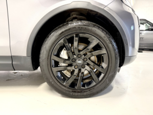 2019 Land Rover Discovery 3.0 Sd V6 Hse Auto in Grey — image 3