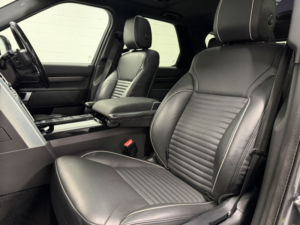 2019 Land Rover Discovery 3.0 Sd V6 Hse Auto in Grey — image 4
