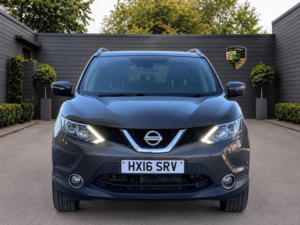 2016 Nissan Qashqai 1.2 Dig-T Tekna Xtron 2WD Euro 6 (s/s) 5dr in Bronze — image 4