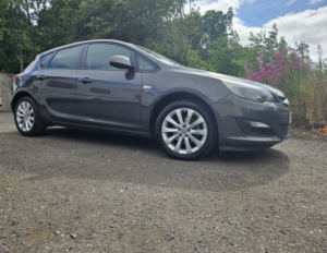 2012 Vauxhall Astra 1.6 16v Active Limited Edition in Grey — image 2