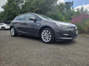 2012 Vauxhall Astra 1.6 16v Active Limited Edition in Grey — image 4