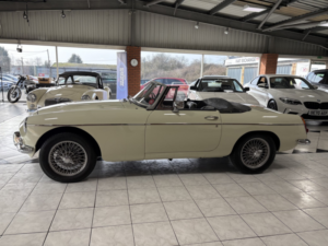 1968 MG Mgc    in White — image 4