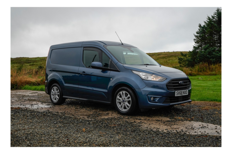 2018 Ford Transit Connect 1.5 200 Ecoblue Limited in Blue — image 1