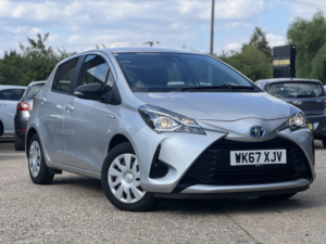 2017 Toyota Yaris 1.5 Vvt-H Active in Silver — image 2