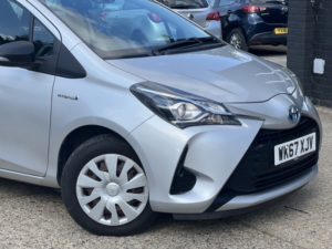 2017 Toyota Yaris 1.5 Vvt-H Active in Silver — image 4