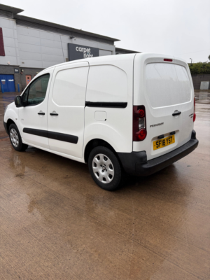 2018 Peugeot E-Partner 636 Se Panel Van 6dr Electric Automatic Fwd L1 H1 (164 G/km, 47 Bhp) in White — image 3