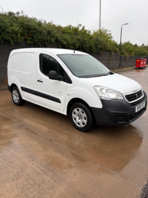 2018 Peugeot E-Partner 636 Se Panel Van 6dr Electric Automatic Fwd L1 H1 (164 G/km, 47 Bhp) in White — image 5