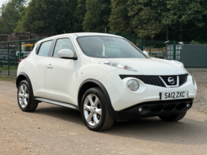2012 Nissan Juke 1.6 Acenta SUV 5dr Petrol Manual Euro 5 (s/s) (117 Ps) in White — image 3