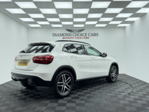 2019 Mercedes-Benz Gla 1.6 Gla180 Urban Edition in White — image 6