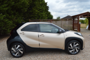 2022 Toyota Aygo X 1.0 Vvt-I Exclusive in Beige — image 4