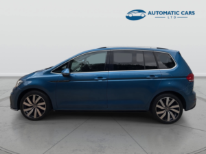 2020 Volkswagen Touran R-Line Tdi DSG in Blue — image 4