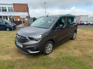 2019 Vauxhall Combo Life 1.5 Turbo D Blueinjection Design MPV 5dr Diesel Auto Euro 6 (s/s) (130 Ps) in Grey — image 2