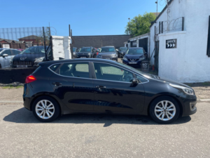2018 Kia Ceed 1.6l 2 Isg Hatchback 5dr Petrol Manual Euro 6 (133 Bhp) in Black — image 3