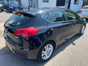 2018 Kia Ceed 1.6l 2 Isg Hatchback 5dr Petrol Manual Euro 6 (133 Bhp) in Black — image 4