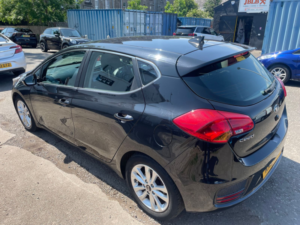 2018 Kia Ceed 1.6l 2 Isg Hatchback 5dr Petrol Manual Euro 6 (133 Bhp) in Black — image 6
