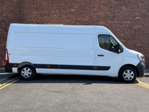 2023 Renault Master 2.3 Dci 35 Business+ Fwd Lwb Medium Roof Euro 6 4dr in White — image 5