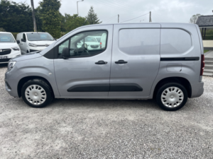 2019 Vauxhall Combo 1.5 Turbo D 2000 Sportive in Grey — image 5