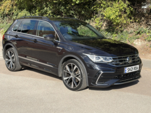 2021 Volkswagen Tiguan 2.0 Tdi R-Line in Black — image 5