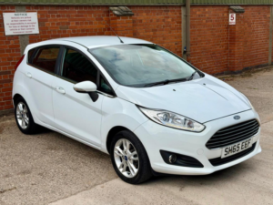 2015 Ford Fiesta 1.25 Zetec Euro 6 5dr in White — image 2