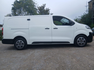 2021 Vauxhall Vivaro 1.5 Turbo D 2900 Edition L2 H1 Euro 6 (s/s) 5dr in White — image 2