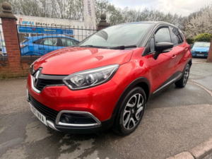 2017 Renault Captur 1.5 Dci Energy Signature Nav Euro 6 (s/s) 5dr in Red — image 2