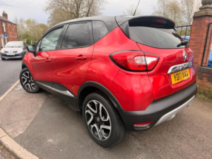 2017 Renault Captur 1.5 Dci Energy Signature Nav Euro 6 (s/s) 5dr in Red — image 3