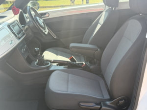 2013 Volkswagen Beetle 1.4 Tsi Design in White — image 3