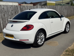 2013 Volkswagen Beetle 1.4 Tsi Design in White — image 6