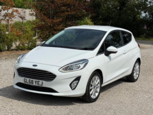 2018 Ford Fiesta 1.0 T Ecoboost Titanium in White — image 4