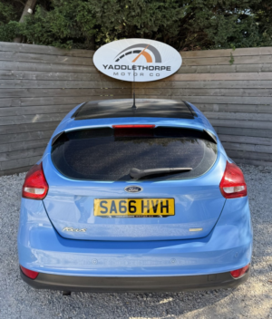 2016 Ford Focus 1.0 T Ecoboost Titanium in Blue — image 3