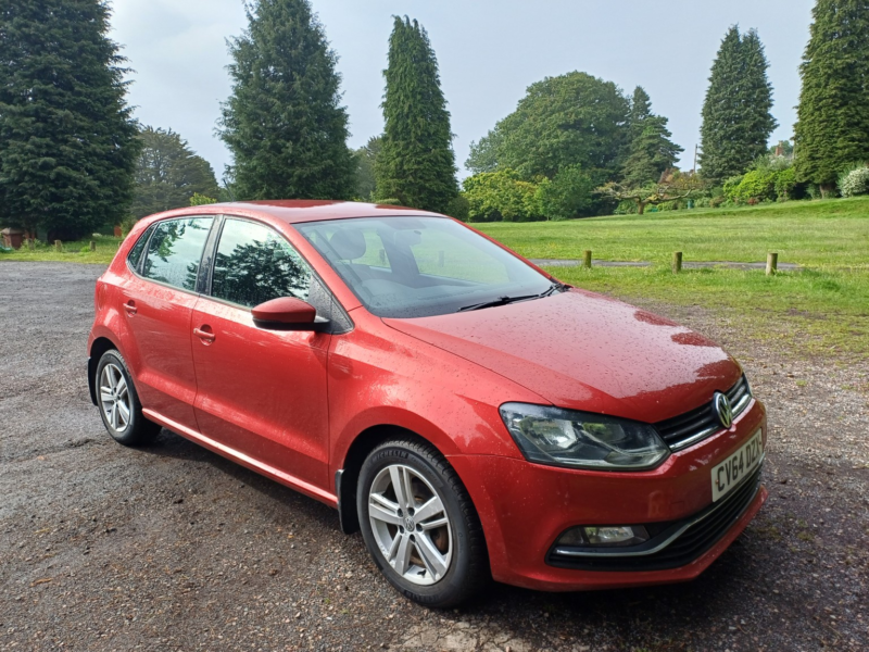 2014 Volkswagen Polo 1.2 Tsi Bluemotion Tech Se in Red — image 1