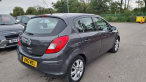 2012 Vauxhall Corsa 1.4 16v Se in Grey — image 2