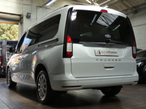 2023 Ford Grand Tourneo Connect 2.0 Ecoblue Titanium MPV 5dr Diesel Dct Euro 6 (s/s) (122 Ps) in White — image 4
