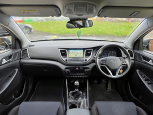 2017 Hyundai Tucson 1.6 Tucson Se Nav 1.6 Gdi 132ps Bd No Aa in Grey — image 2