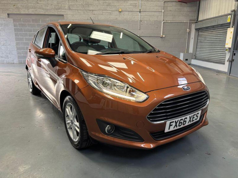 2016 Ford Fiesta 1.0t Ecoboost Zetec Euro 6 (s/s) 5dr in Brown — image 1