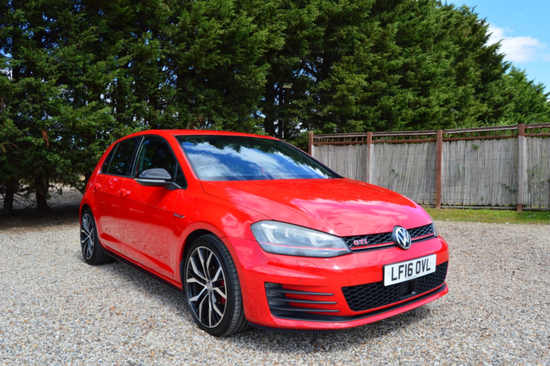 2016 Volkswagen Golf 2.0 Tsi Bluemotion Tech Gti Performance in Red — image 1
