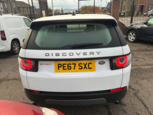 2018 Land Rover Discovery Sport 2.0 Td4 Se Tech SUV 5dr Diesel Auto 4WD Euro 6 (s/s) (180 Ps) in White — image 4