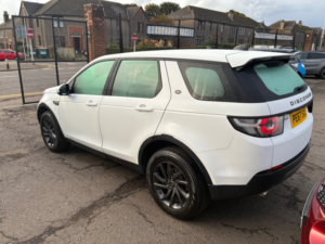 2018 Land Rover Discovery Sport 2.0 Td4 Se Tech SUV 5dr Diesel Auto 4WD Euro 6 (s/s) (180 Ps) in White — image 5