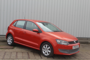 2010 Volkswagen Polo 1.6 Tdi Se in Orange — image 4