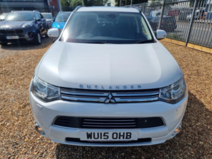 2015 Mitsubishi Outlander 2.0h 12kwh Gx4hs CVT 4WD Euro 5 (s/s) 5dr in White — image 2