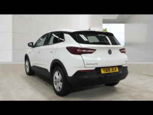 2019 Vauxhall Grandland X 1.2 Turbo Se Euro 6 (s/s) 5dr in White — image 3
