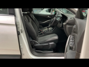 2019 Vauxhall Grandland X 1.2 Turbo Se Euro 6 (s/s) 5dr in White — image 4