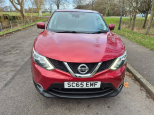 2015 Nissan Qashqai 1.5 Dci N-Tec SUV 5dr Diesel Manual 2WD Euro 6 (s/s) (110 Ps) in Red — image 3