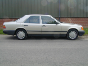 1988 Mercedes-Benz 230 Ref 8364 - Mercedes Benz W124 230e Saloon Auto 24k Only – Air Con Rhd - Ex Japan in Other — image 5